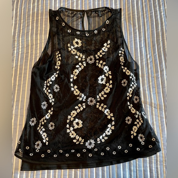 WHBM Embroidered Mesh Shell - Picture 5 of 6